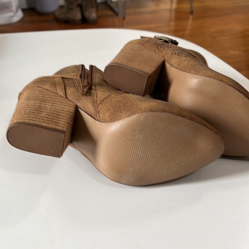 Brown booties - Picture 5 of 5